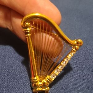 Gold Tone Harp Brooch with Rhinestone